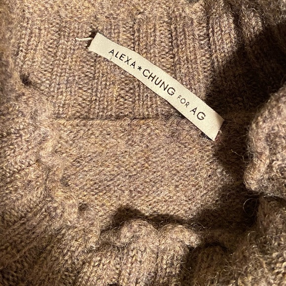 Alexa Chung Turtleneck - Picture 4 of 5